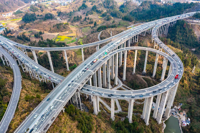 春节  高速  返程  高峰  湘西