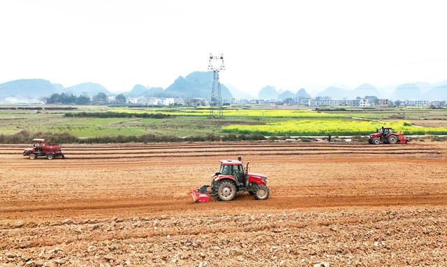 人勤春来早 农家耕作勤