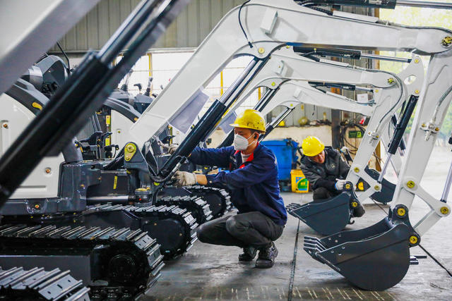 开工  复产  订单  开门红  挖掘机