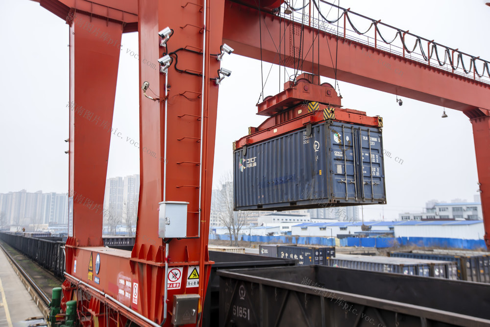 铁路，货运，吊装，集装箱，装卸工，传输机，小麦面粉，铁路货运员，长治铁路物流中心安阳营业部 