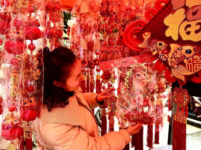 饰品经济红红火火
