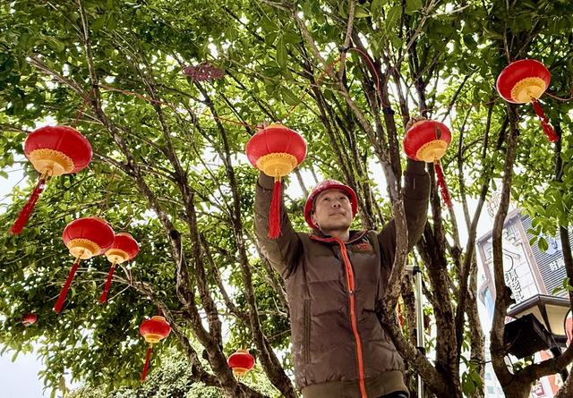 通道：街头年味拉满
