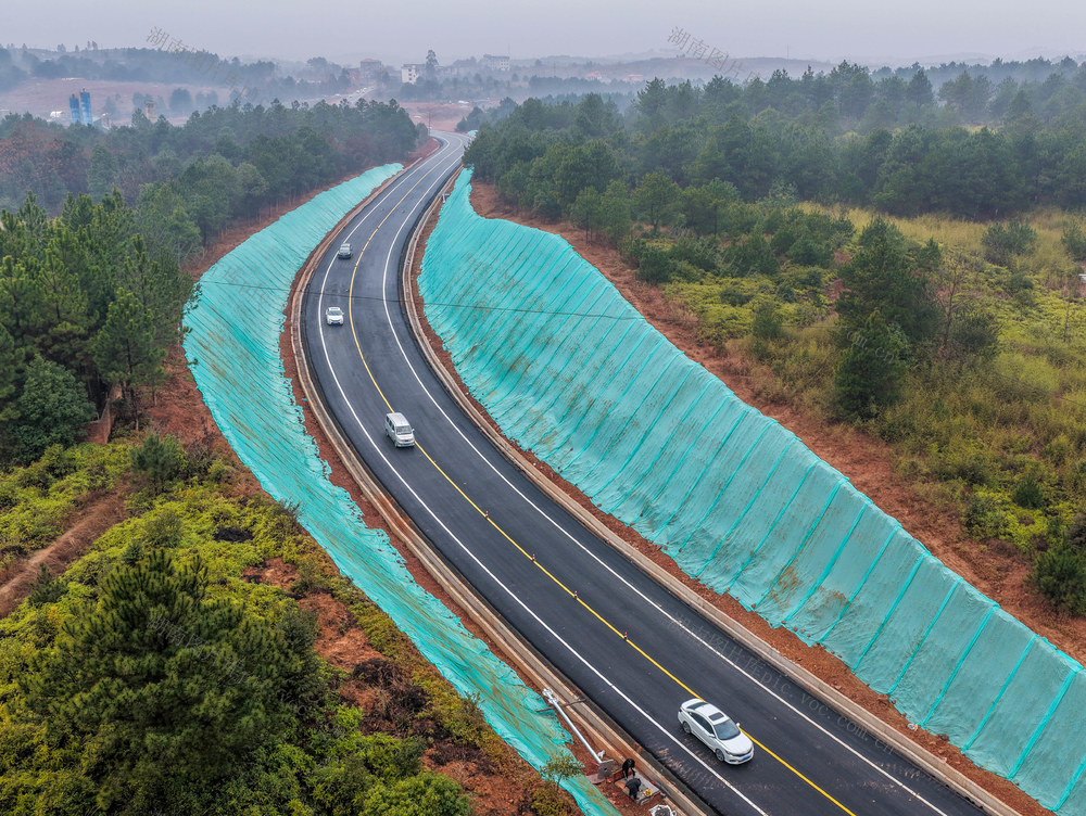 .湖南道县：上坦公路全线贯通
