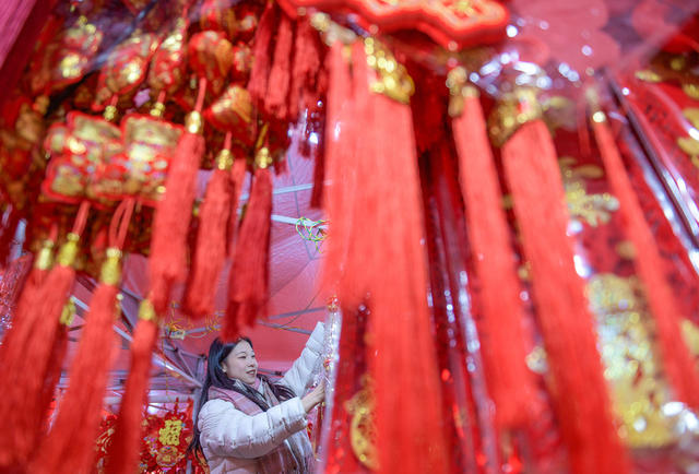 湖南道县：红火饰品迎新春