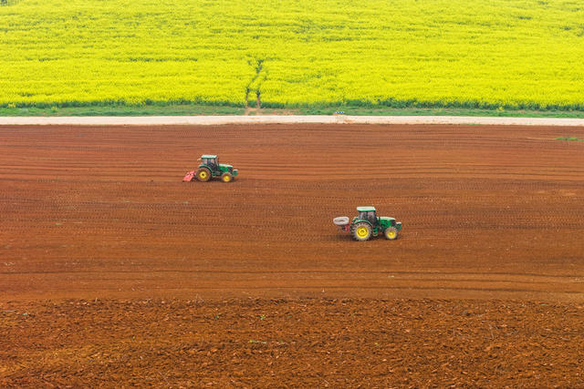 农业 春耕生产 耕地 机械化