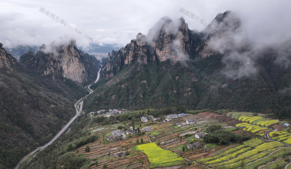 张家界 百丈峡 春色 云海