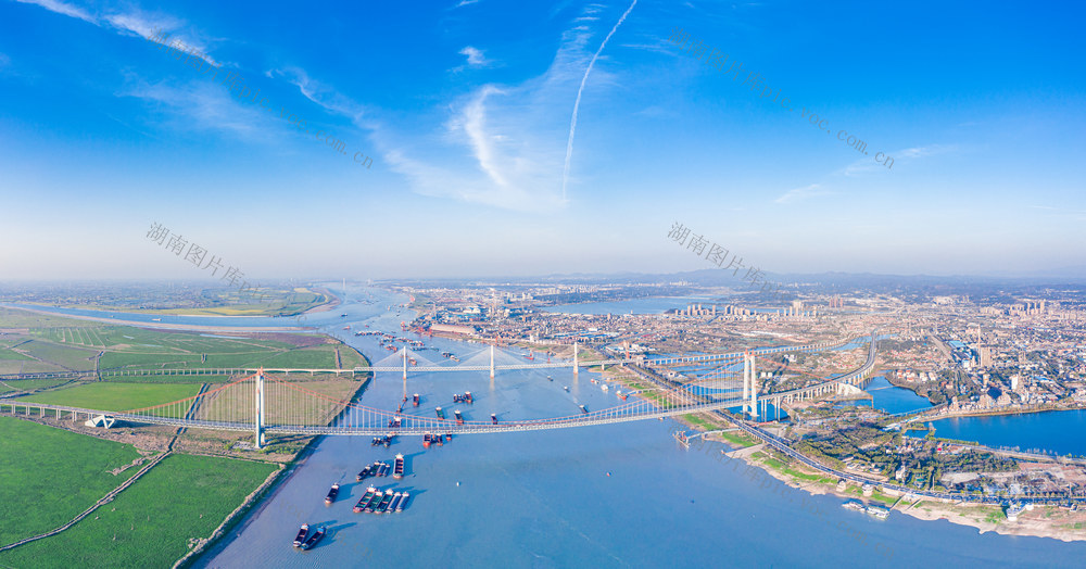 岳阳洞庭湖航运航道 岳阳杭瑞铁路高架桥 岳阳航拍 岳阳城市风光 高架桥 中国桥梁 火车桥梁 中国基建 洞庭湖桥梁 铁路桥 岳阳城陵矶 内河航运 城陵矶港口 岳阳风光 洞庭大桥 桥梁 航拍 江景 建筑 交通