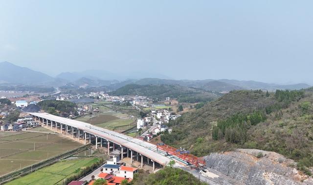 零道高速建设正酣