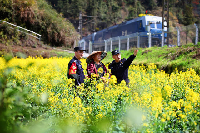 吉首铁警加强春季运输安保工作
