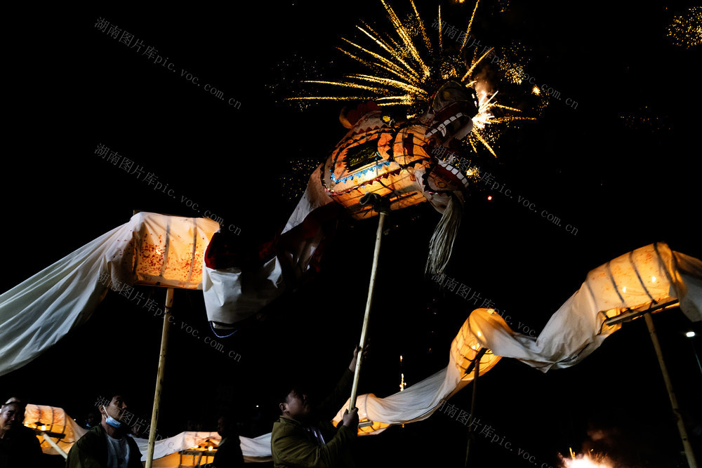 泉坝火龙、非遗、舞龙、闹新春、烟火