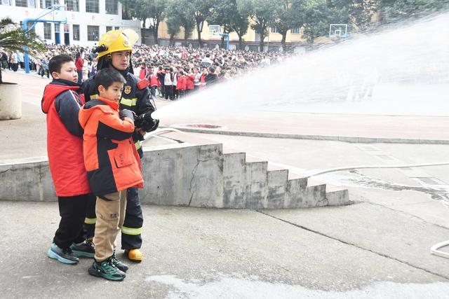 开学第一课  安全伴成长