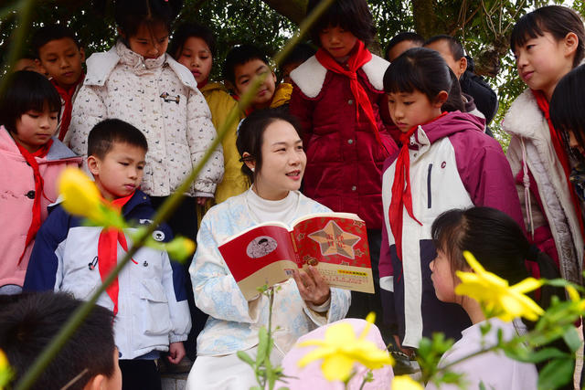 嘉禾：讲雷锋故事 做雷锋传人