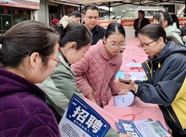 通道：岗位送到“家门口”
