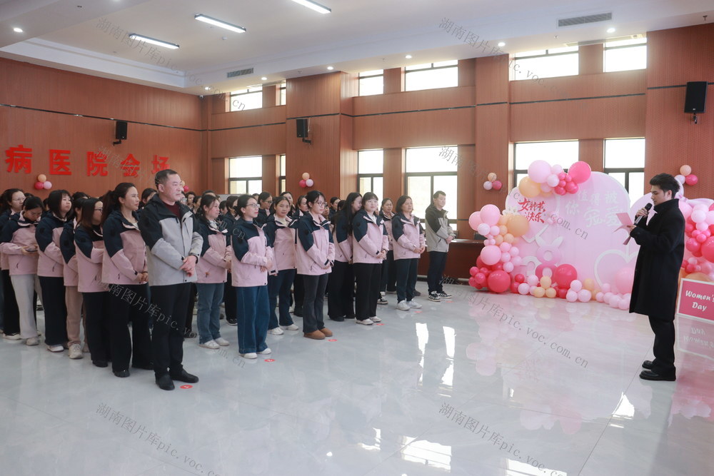 多形式 庆“三八”