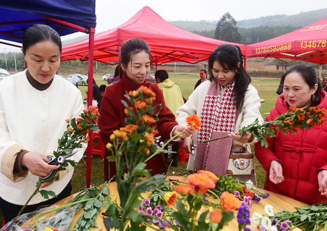 嘉禾：学花艺 庆“三八”