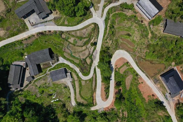  Cement hardened road, Xinjianshui Village, Rulin Town, Chengbu Miao Autonomous County