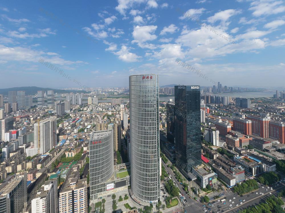 大厦 新湖南大厦 建筑  长沙 芙蓉中路  蓝天白云 新湖南