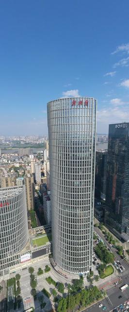 大厦 新湖南大厦 建筑  长沙 芙蓉中路  蓝天白云 新湖南