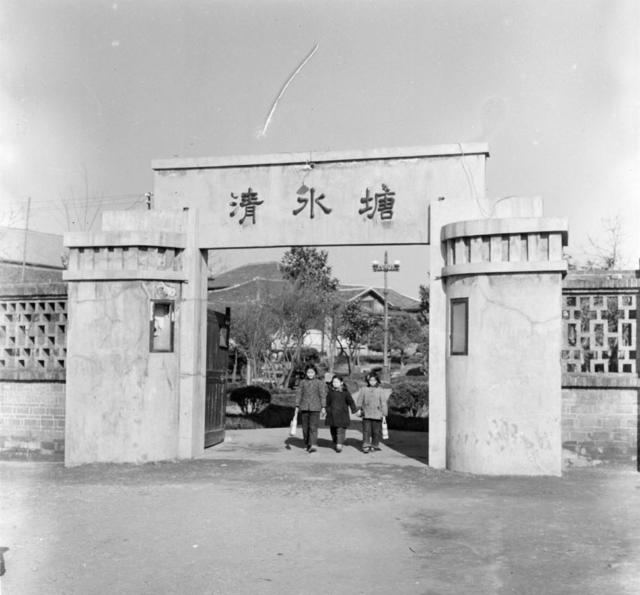 广场 街道 建筑 汽车 公园 大学 五一广场 五一路 天心公园 爱晚亭 湖南大学 河西 岳麓山 清水塘 