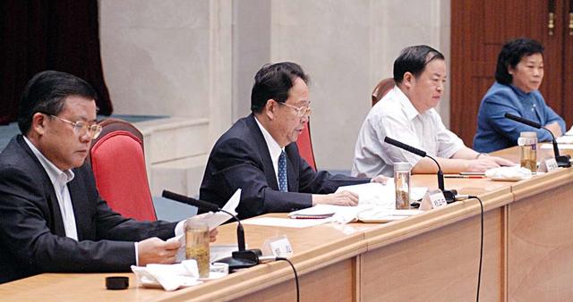湖南省  传达学习  党的十六届四中全会  精神 