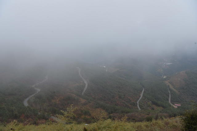 一人守山巅 换来万家乐
脱贫攻坚