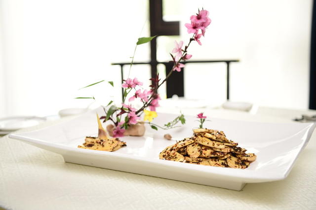 美食 室内 花 春天