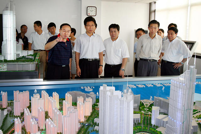 张春贤    长沙市   考察