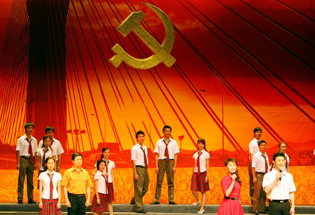 演出  纪念  中国共产党  成立85周年  文艺晚会  《先锋颂》