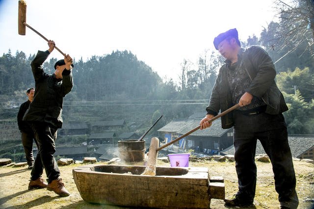 老人 户外 绳索 杆 家居物品