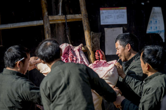 老人 户外 绳索 杆 家居物品