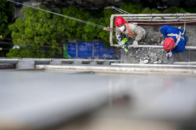 绳索 链锯 大厦 街景