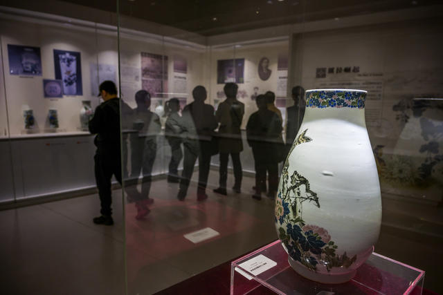 室内 大口水壶 瓷器 宝座 花瓶 搅拌碗 瓶子