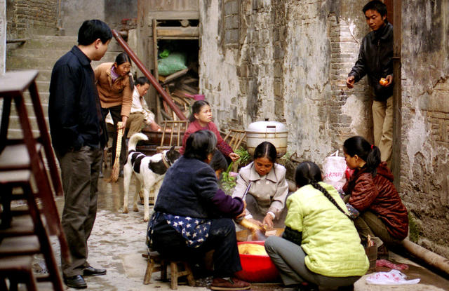 街景 老人 布裙 肉店 小河 栅栏 和服 烧烤