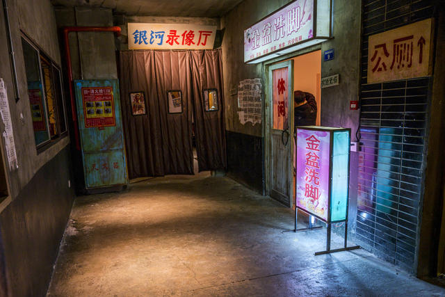 室内 街道 烟草店 餐厅 美女 书店 箱包 衣物