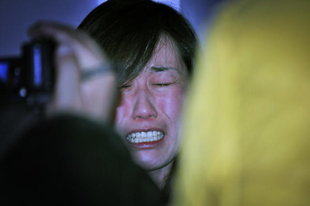 李悦苦寻一年，母子凌晨落泪团聚