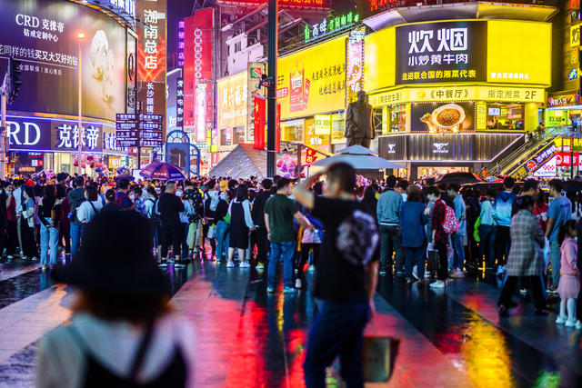 街景 夜景 美女 合影 帅哥 街道