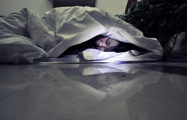 李悦苦寻一年，母子凌晨落泪团聚