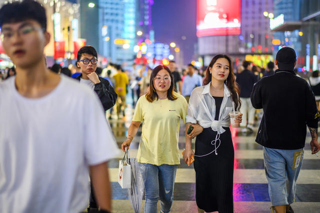 街景 夜景 美女 合影 帅哥 街道