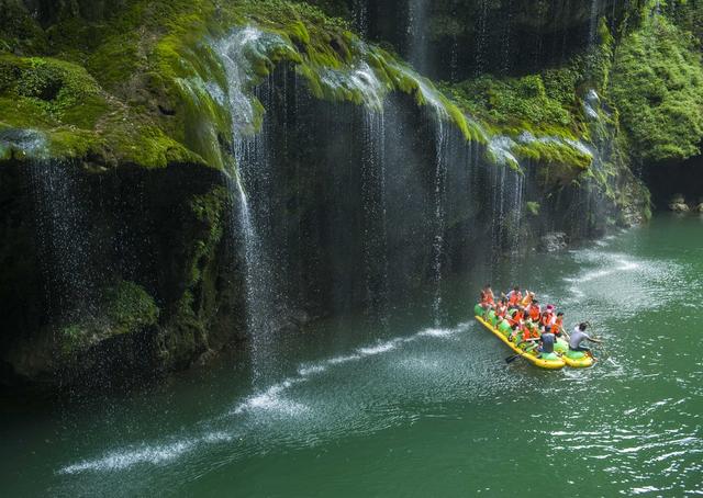  Waterfall tourism