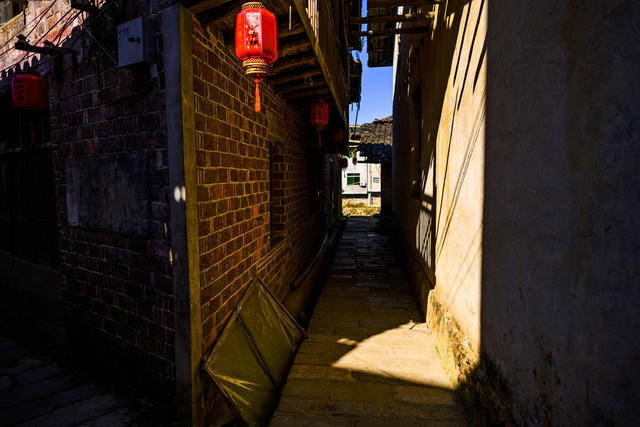 船 小河 岩石 街景 街道 建筑 船屋 码头 室内 理发店 庭院 老人