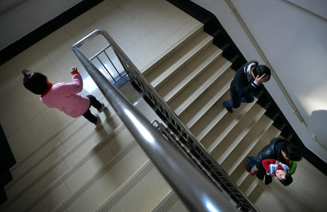 活在“脑瘫村”