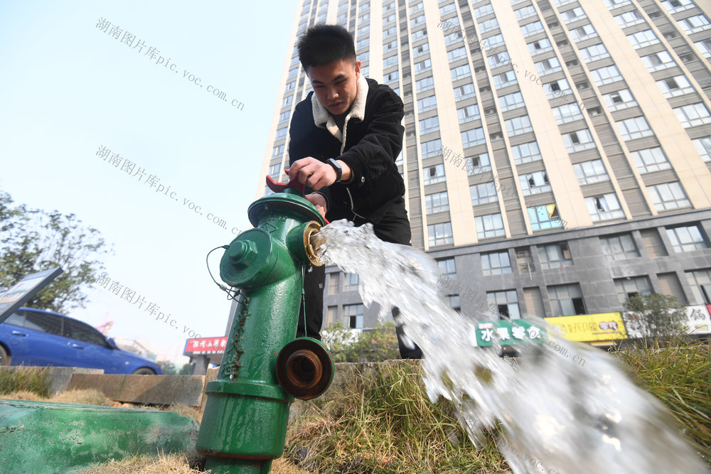 长沙市高新区   洒水车 
 市政  园林  取水  雨水