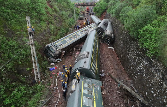 事故 京广线 拆卸车厢 普速火车 轨道 出轨 广铁 郴州