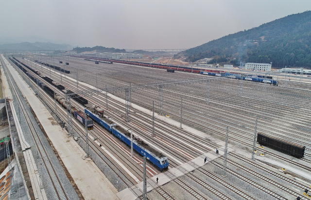 编组站 交通枢纽 怀化西  火车 货运 轨道 铁路 