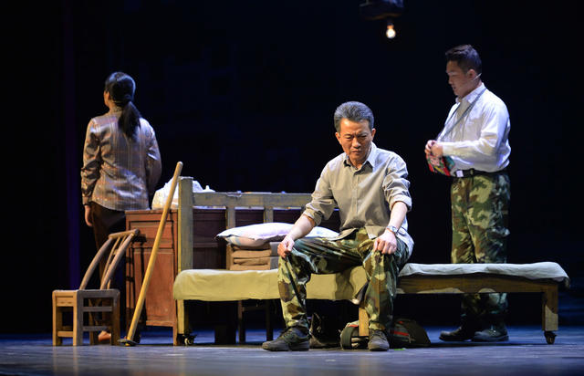 大型话剧《高山之巅》在长沙首演