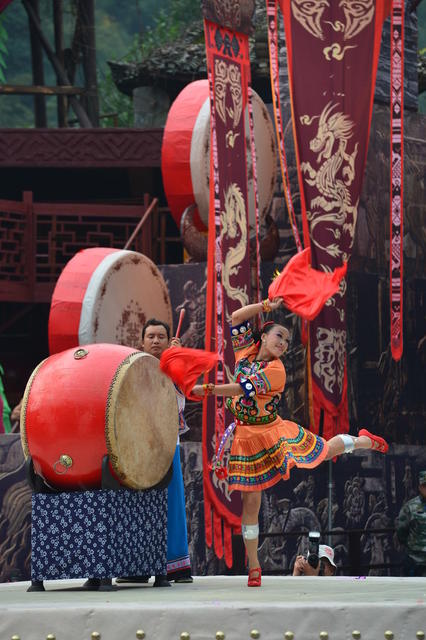 演出 鼓 美女  湘西