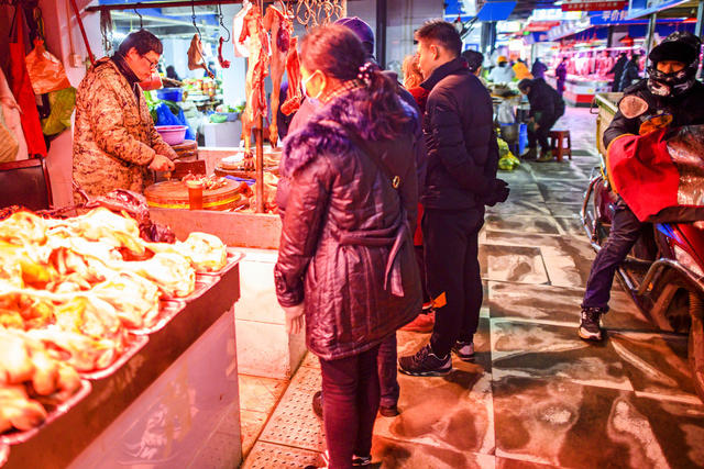 肉店 衣物 切肉刀 烧烤 室内