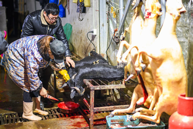 肉店 衣物 切肉刀 烧烤 室内