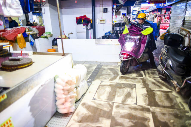 肉店 衣物 切肉刀 烧烤 室内