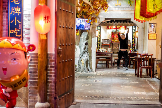 美女 街景 街道 灯笼 餐厅 面具 合影 和服 运动 球类
